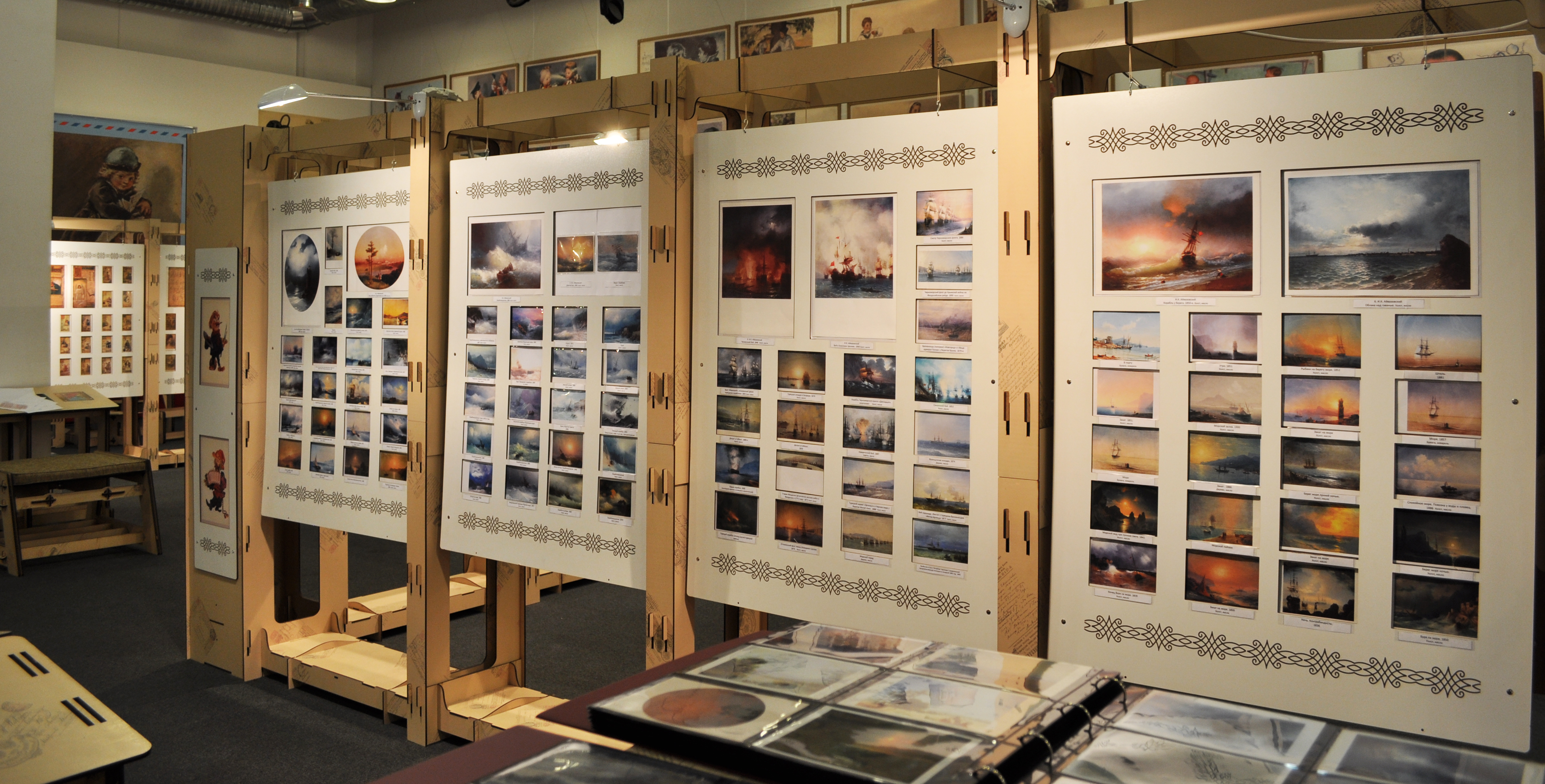 Более 800 работ Ивана Айвазовского, запечатленных в открытках можно увидеть в Детском музее истории русской открытки